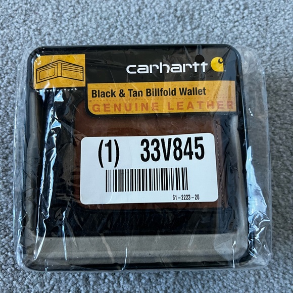 NWT Carhartt Sandokan Black and Tan Leather Pass Case Bifold Wallet - Picture 7 of 8